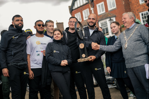 Un groupe de participantes et participants réuni pour le Trophée Vhélio 2026